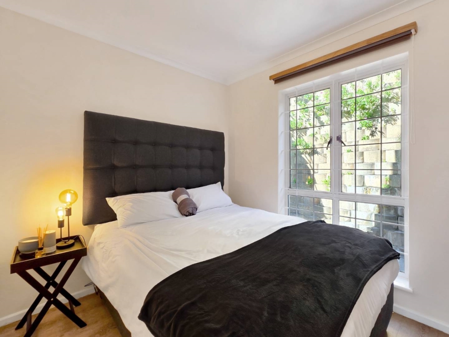 2 Bedroom Property for Sale in Vredehoek Western Cape